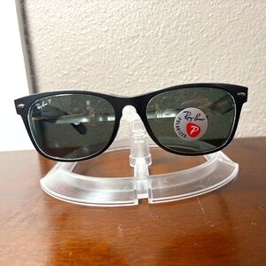 Ray-Ban New Wayfarer polarized sunglasses (RB2132)